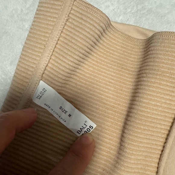 2 Medium Waist Trainers - Picture 8 of 12